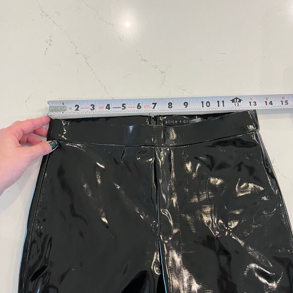alice + olivia Maddox Back Zip Vegan Leather Leggings Pants size 4 - Picture 9 of 11